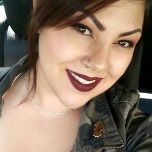 Meet your Posher, Adriana